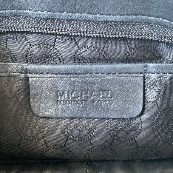 Michael Kors black leather scrunched design clutch with gold accents New… - Picture 4 of 10